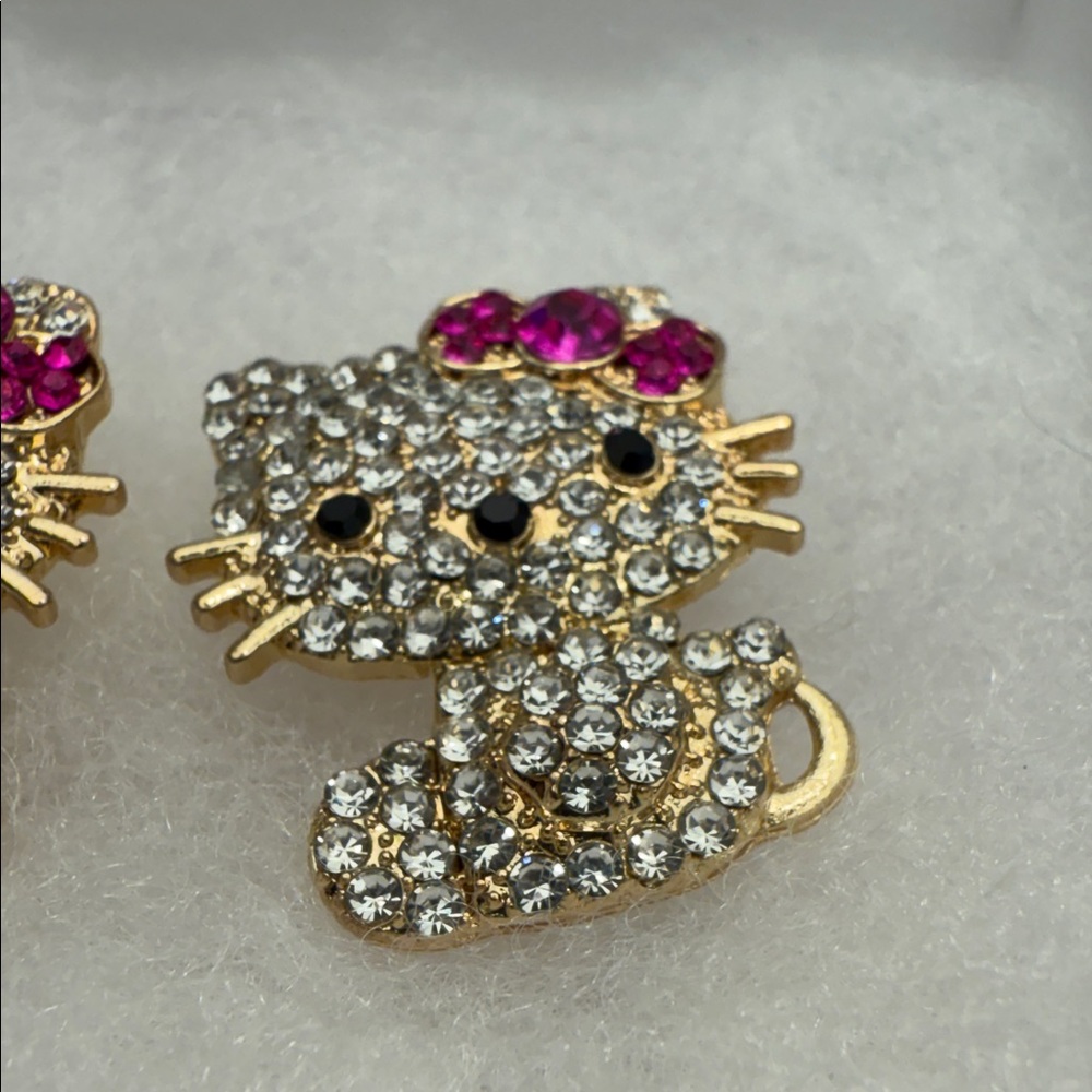 Hello Kitty Rhinestone Earrings - Picture 5 of 6